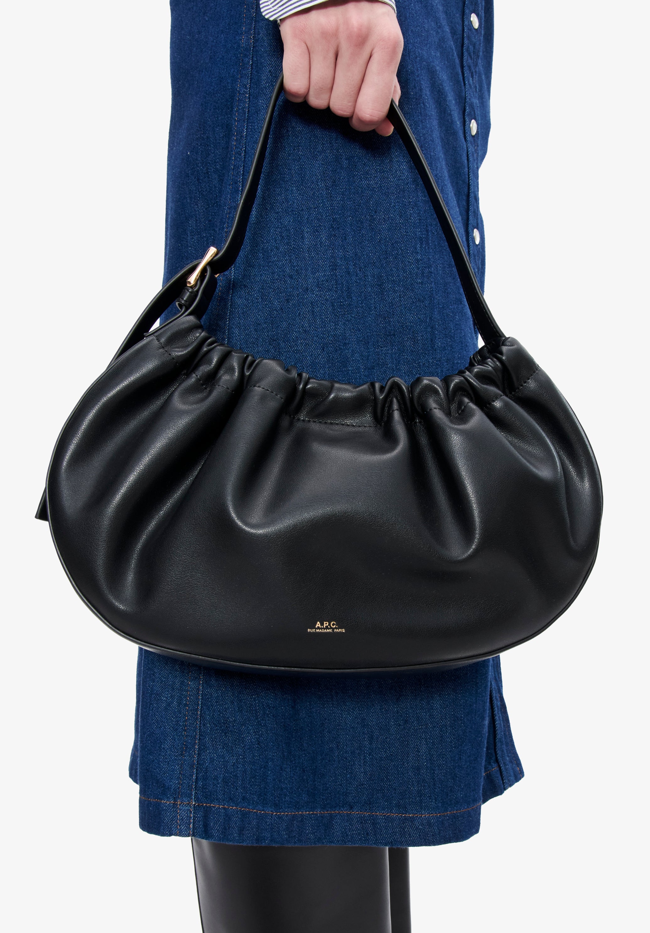 A.P.C. Ninon Hoop Tasche TU Leder-Optik Magnetverschluss