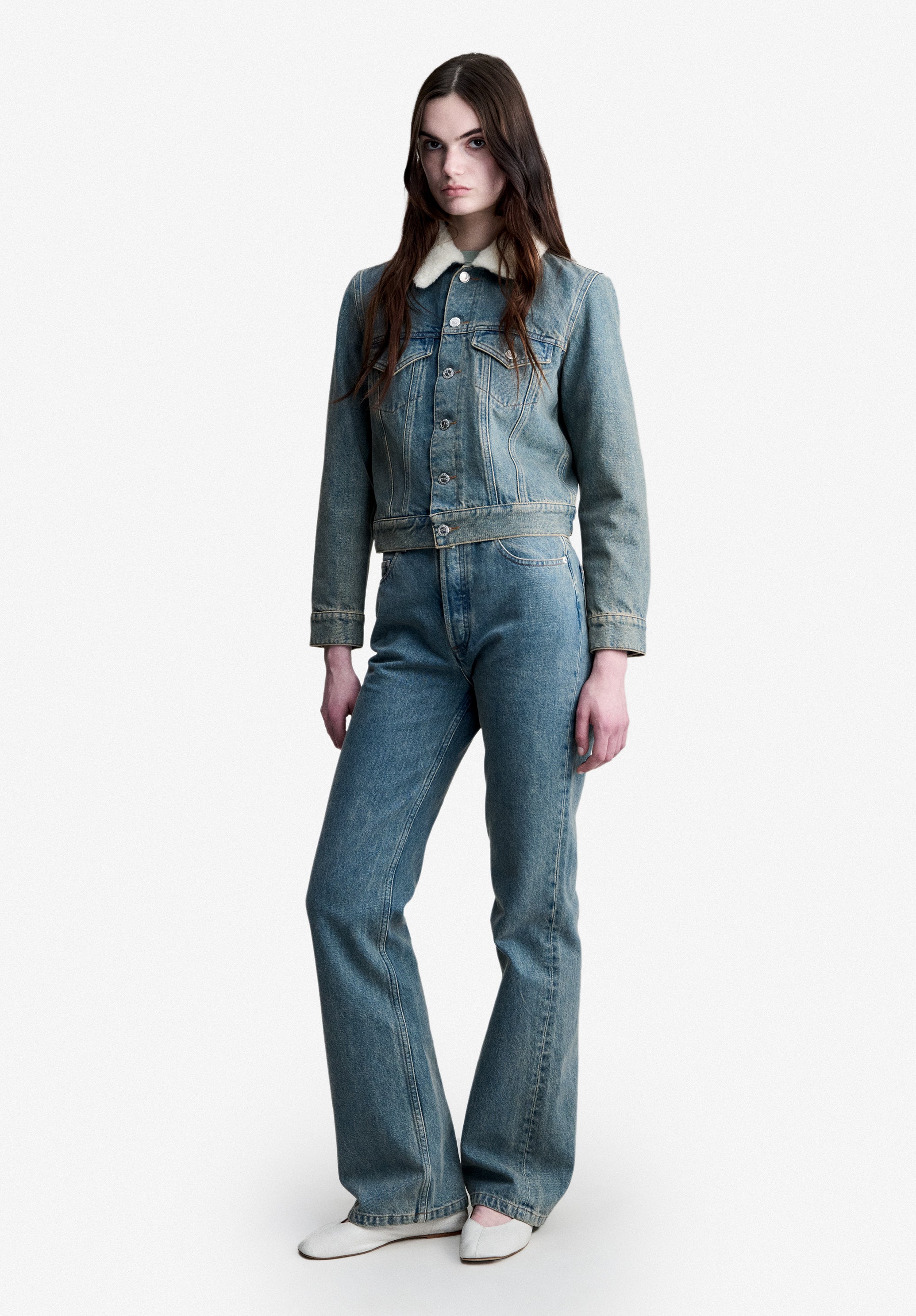 A.P.C. Jacke aus verwaschenem Indigo-Denim mit Kunstpelzkragen 38