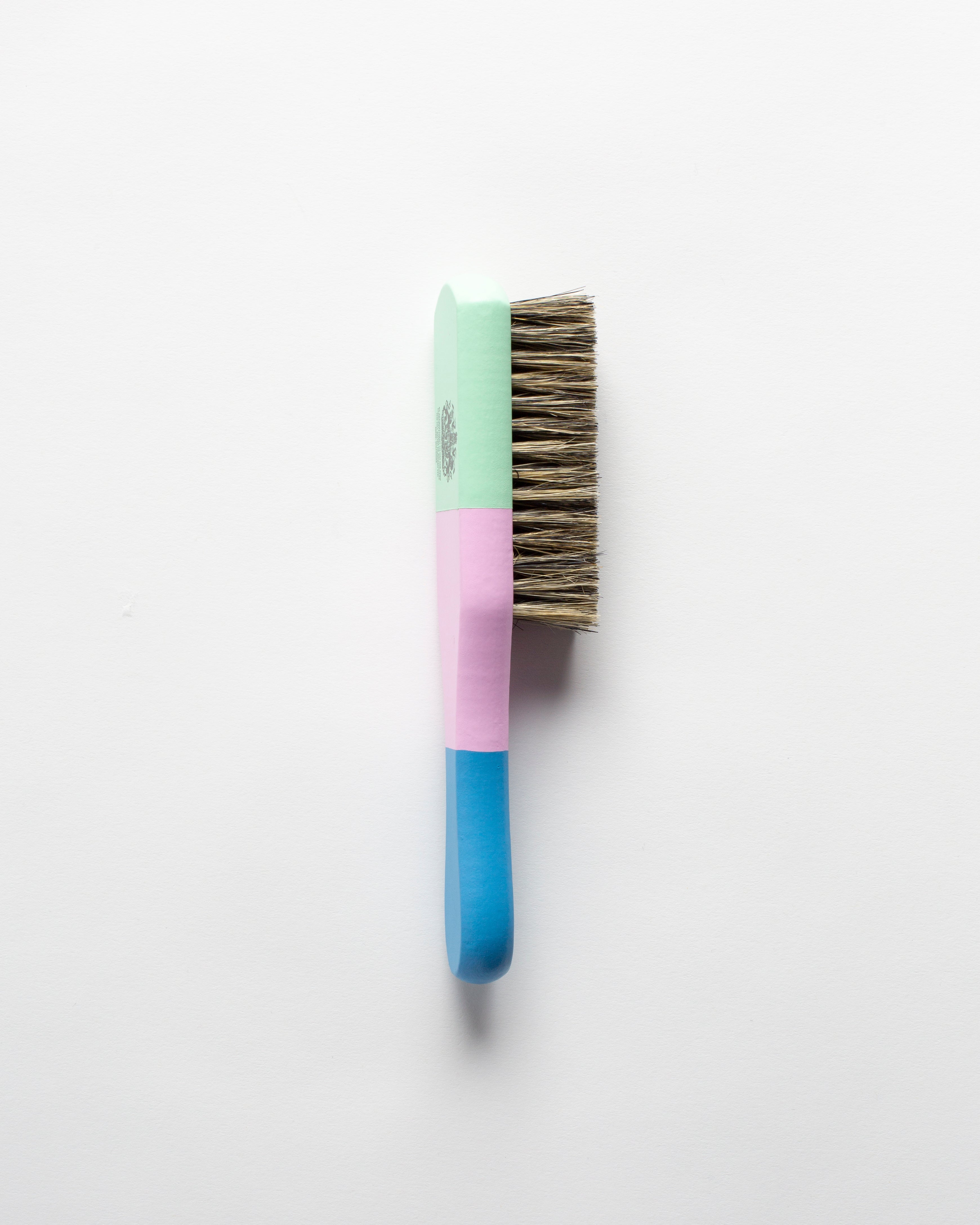 J.W.Anderson Hillbrush Kleiderbürste Pink Blau Holz Borsten