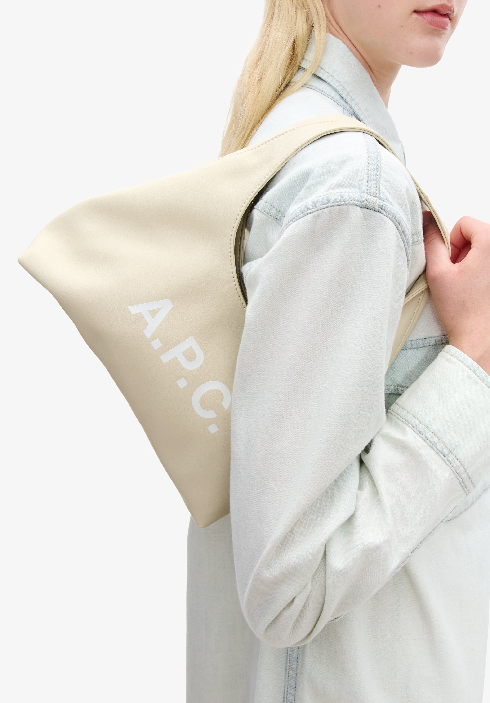 A.P.C. Ninon Baby Shoulder Tasche Weiss Lederoptik