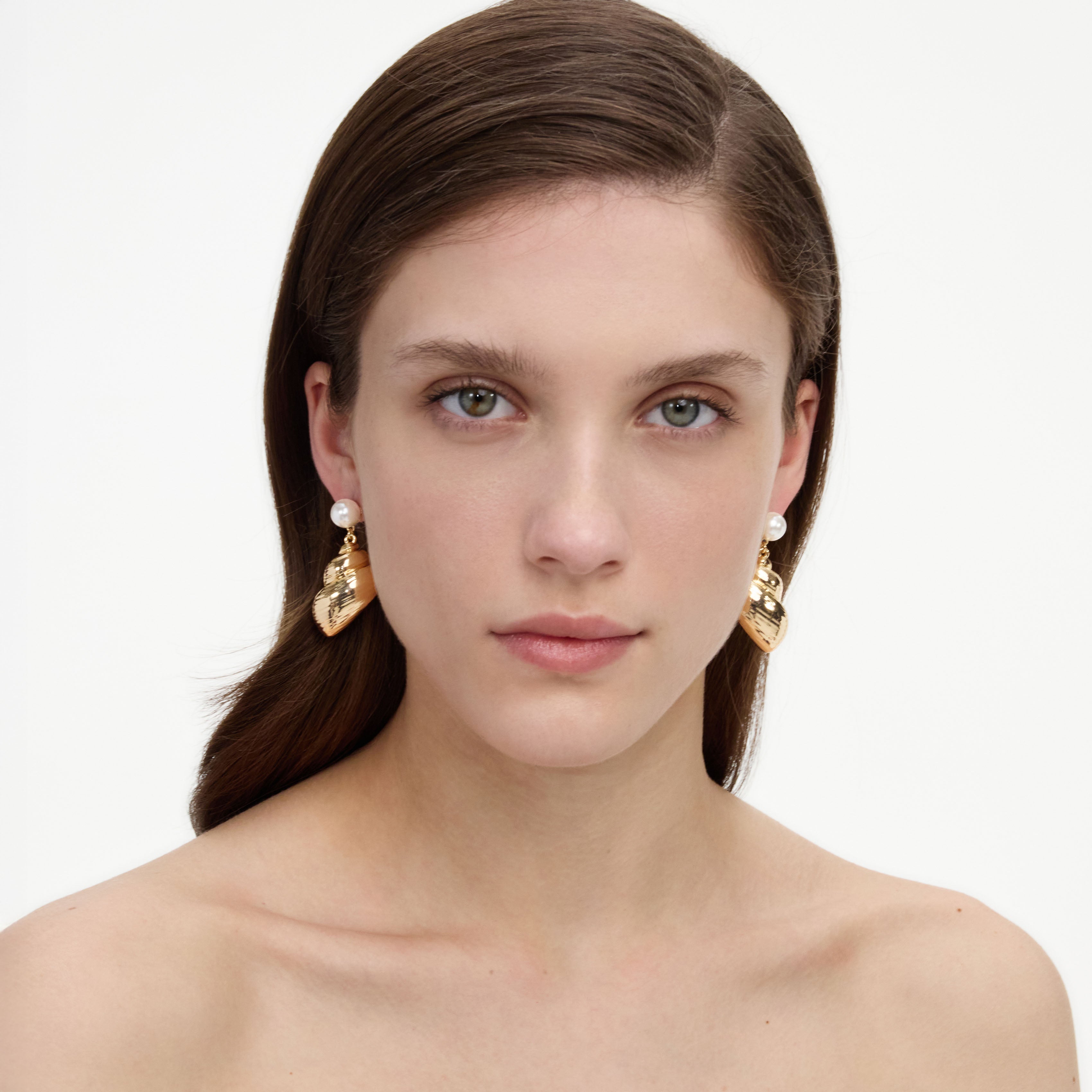Self Portrait Shell Ohrringe Gold Perle Muschel Ohrstecker