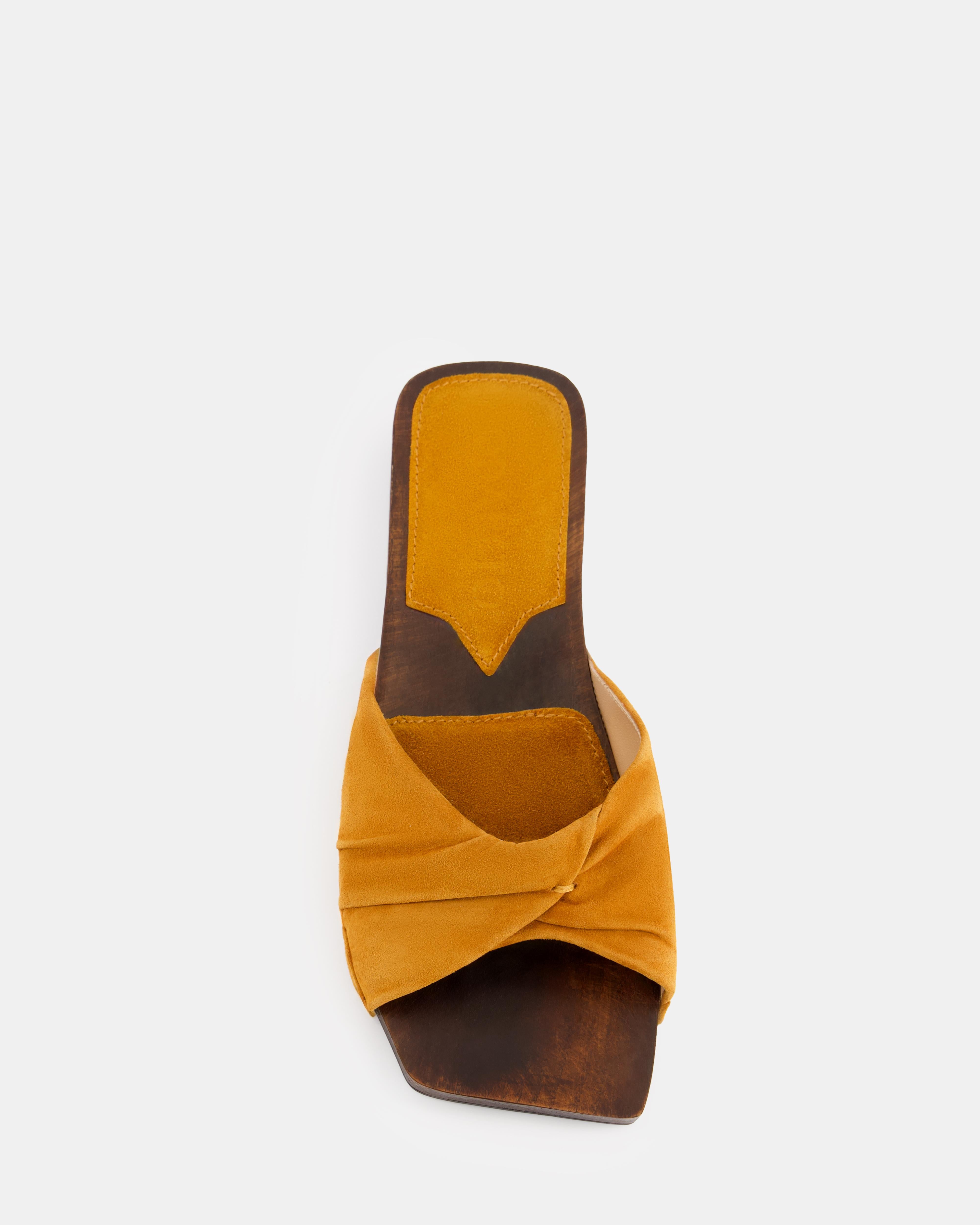 Nodaleto Bulla Mellow Flat Clog Sunlight Suede Leder