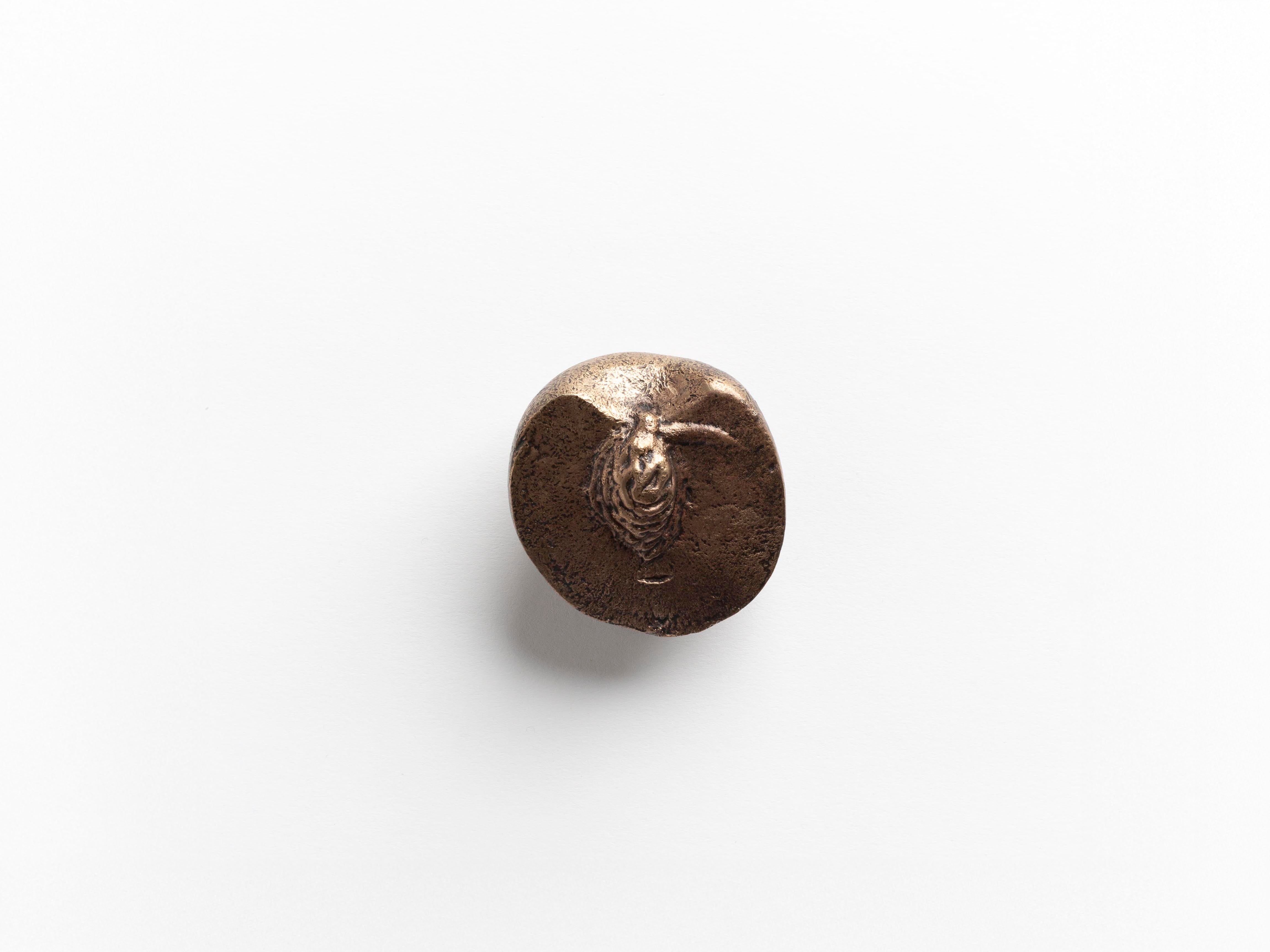 J.W.Anderson Homeware Bronze Peach Briefbeschwerer Bronze Box
