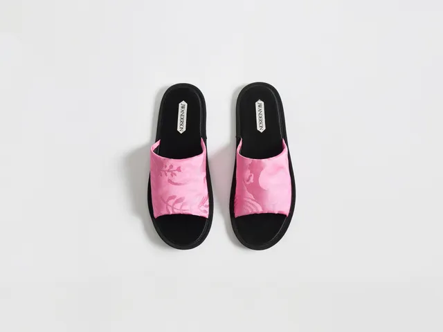 J.W.Anderson Open Toe Slides Pantoletten Camellia Rosa