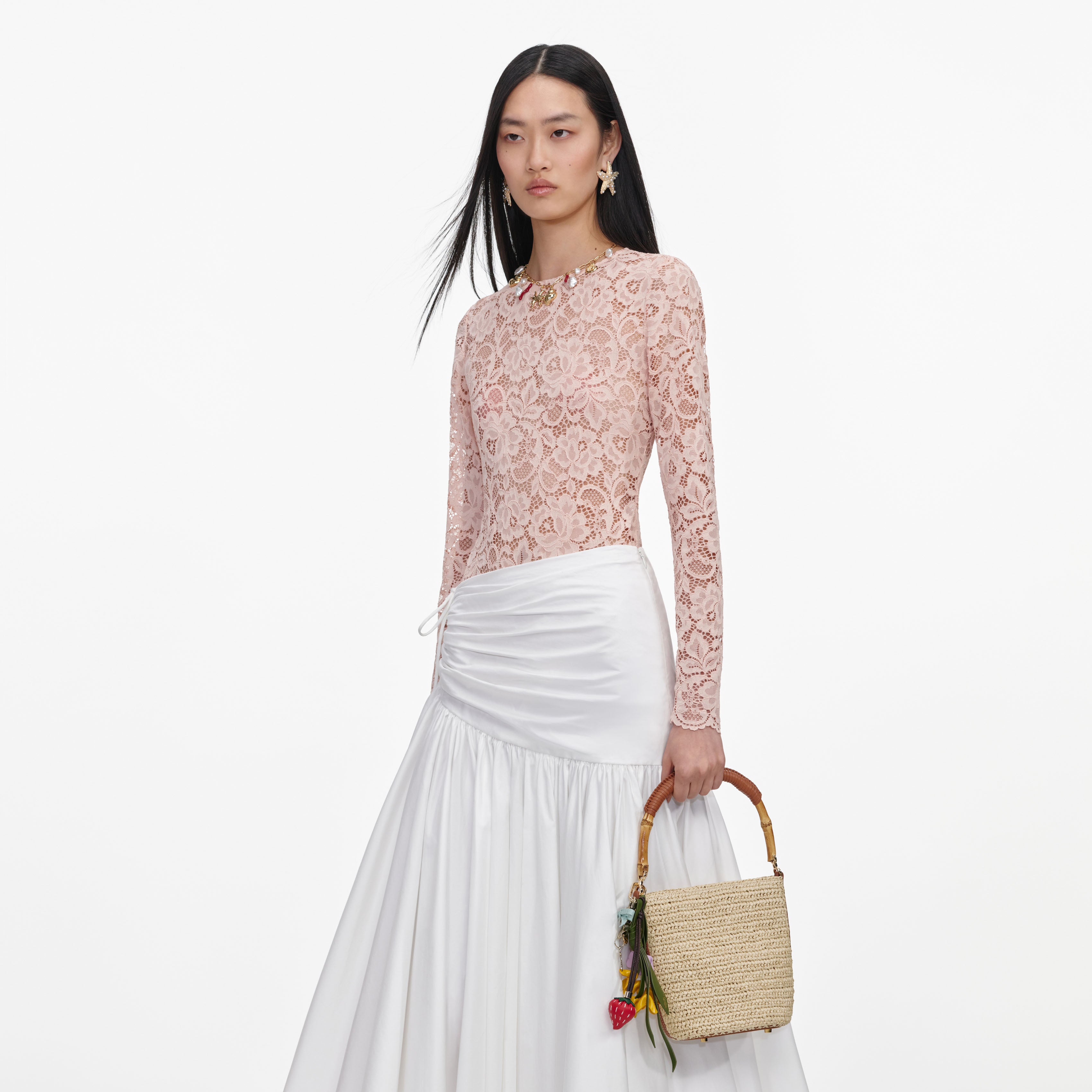 Self Portrait Raffia Charm Bucket Bag Beige Henkeltasche