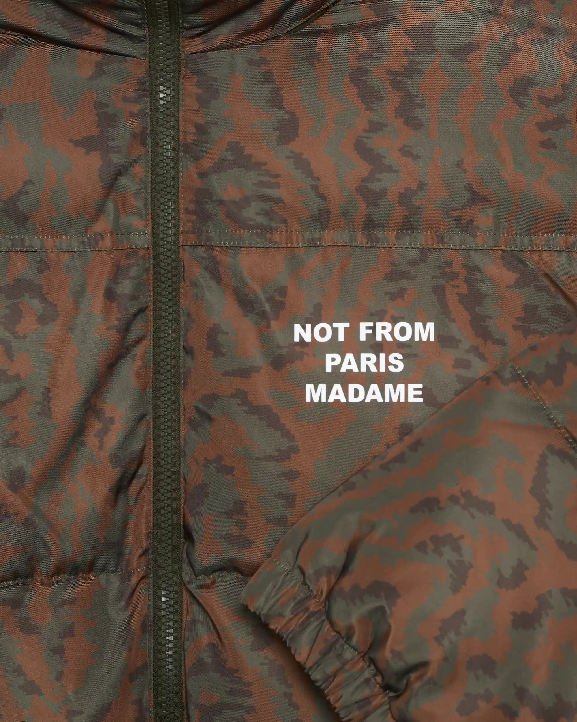 Drôle De Monsieur Slogan Moiré Puffer Jacke Khaki Polyamid