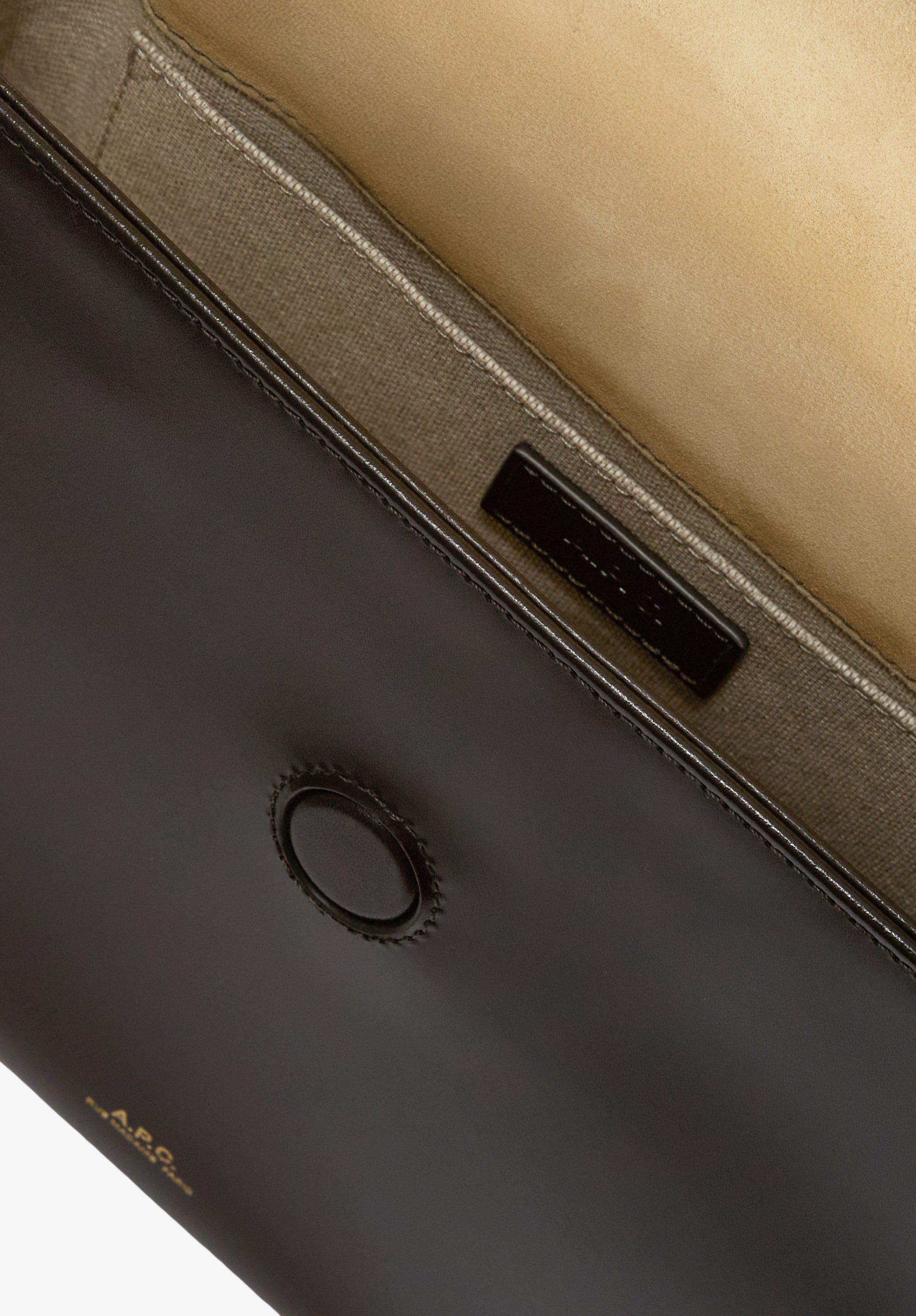 A.P.C. Virginie Flap Tasche TU Magnetverschluss