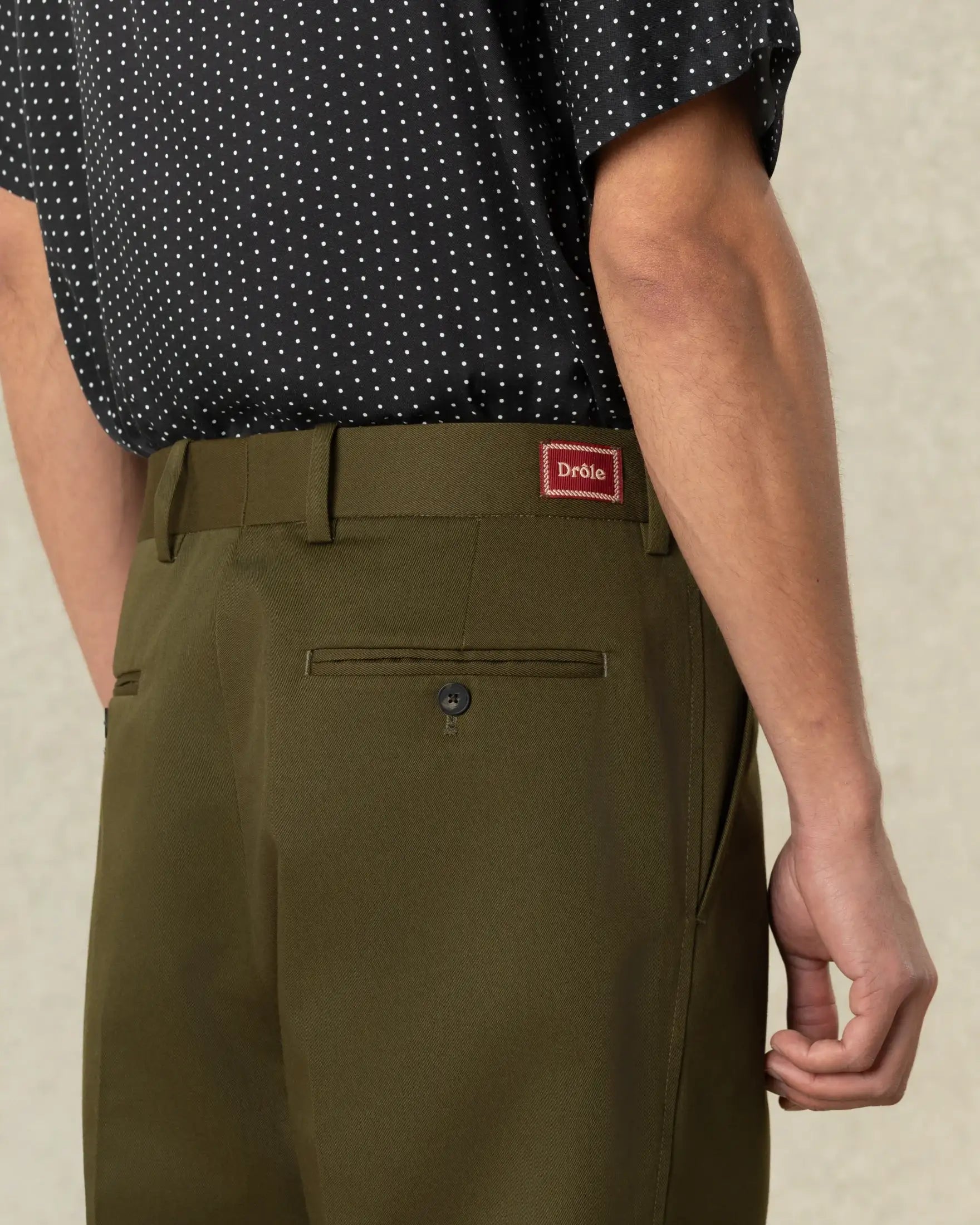Drôle De Monsieur Twill Cropped Pleated Pants Hose Khaki
