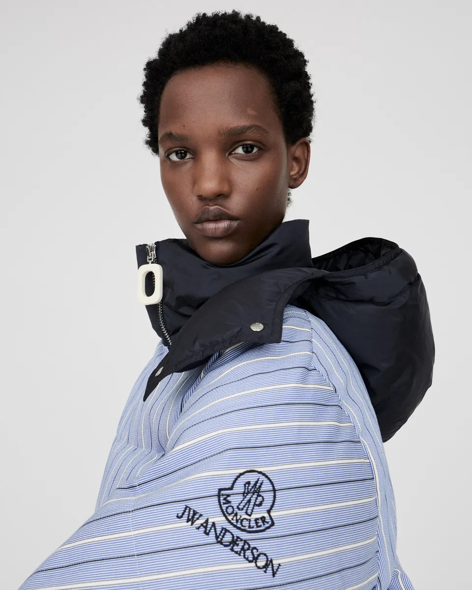 J.W.Anderson x Moncler Puffer Jacke Blau-Weiß