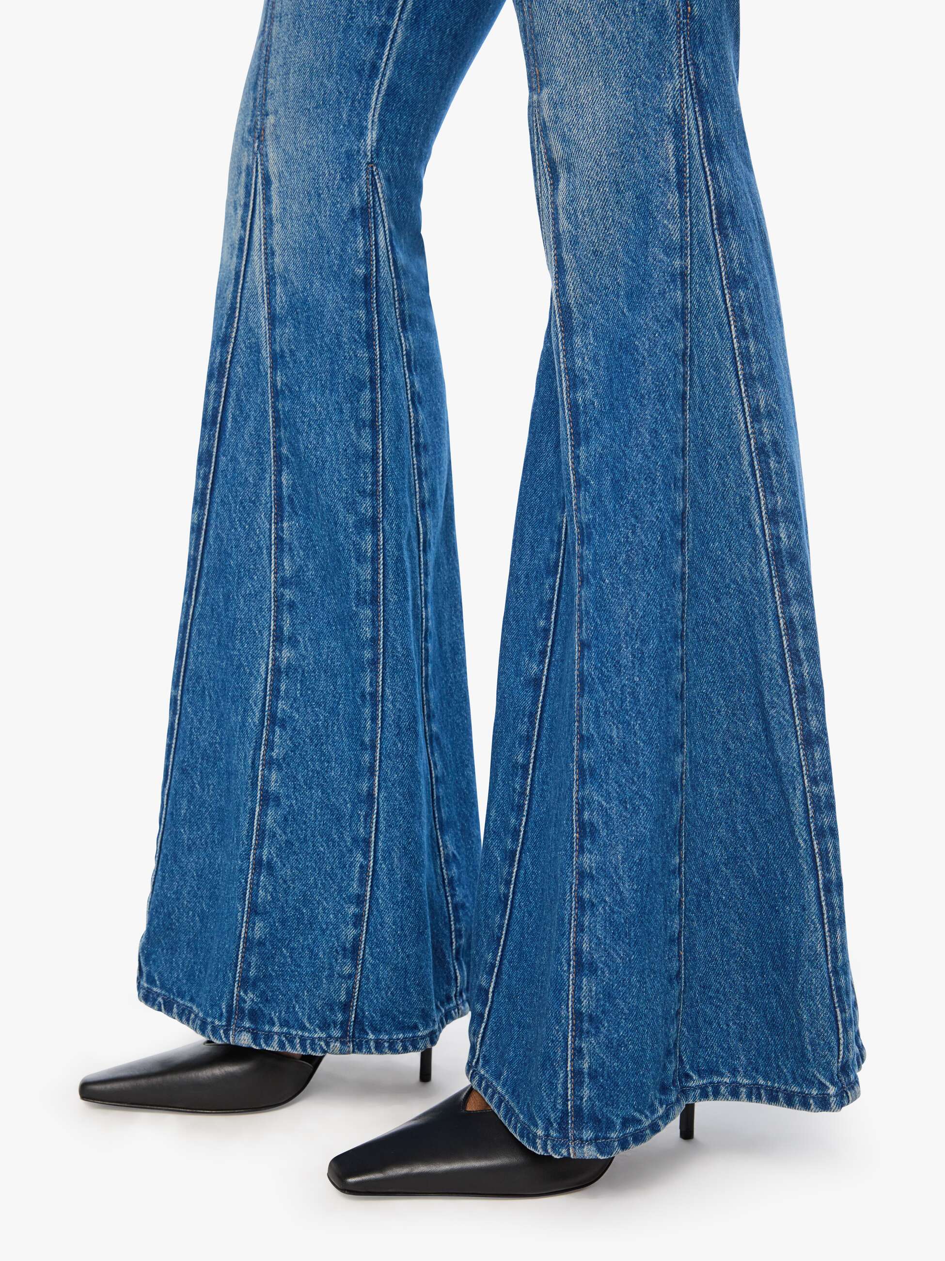 MOTHER Denim SNACKS Seamed Dollop Heel Jeans On Tap Flare