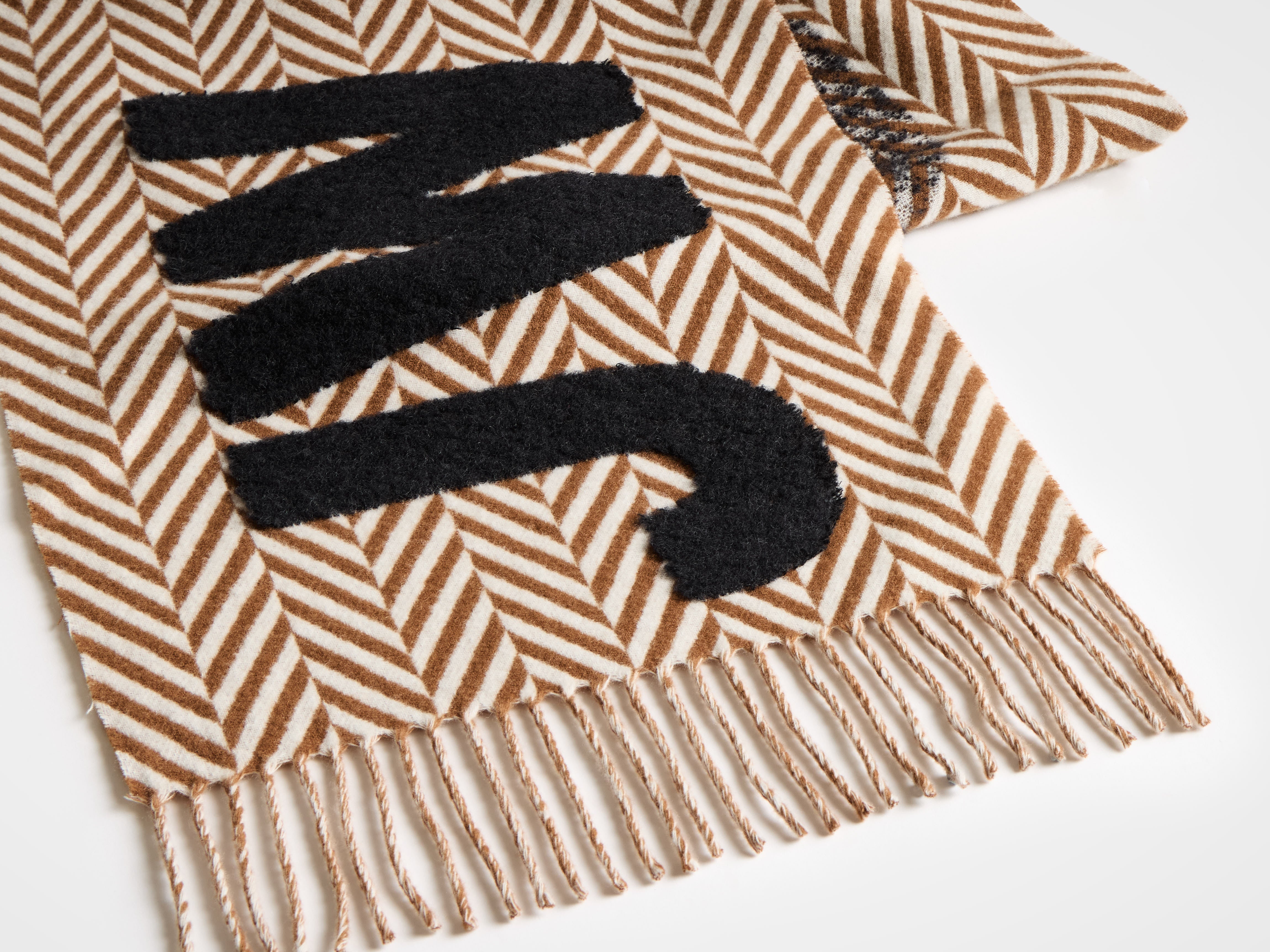 J.W.Anderson Herringbone Logo Schal Brown White Chevron
