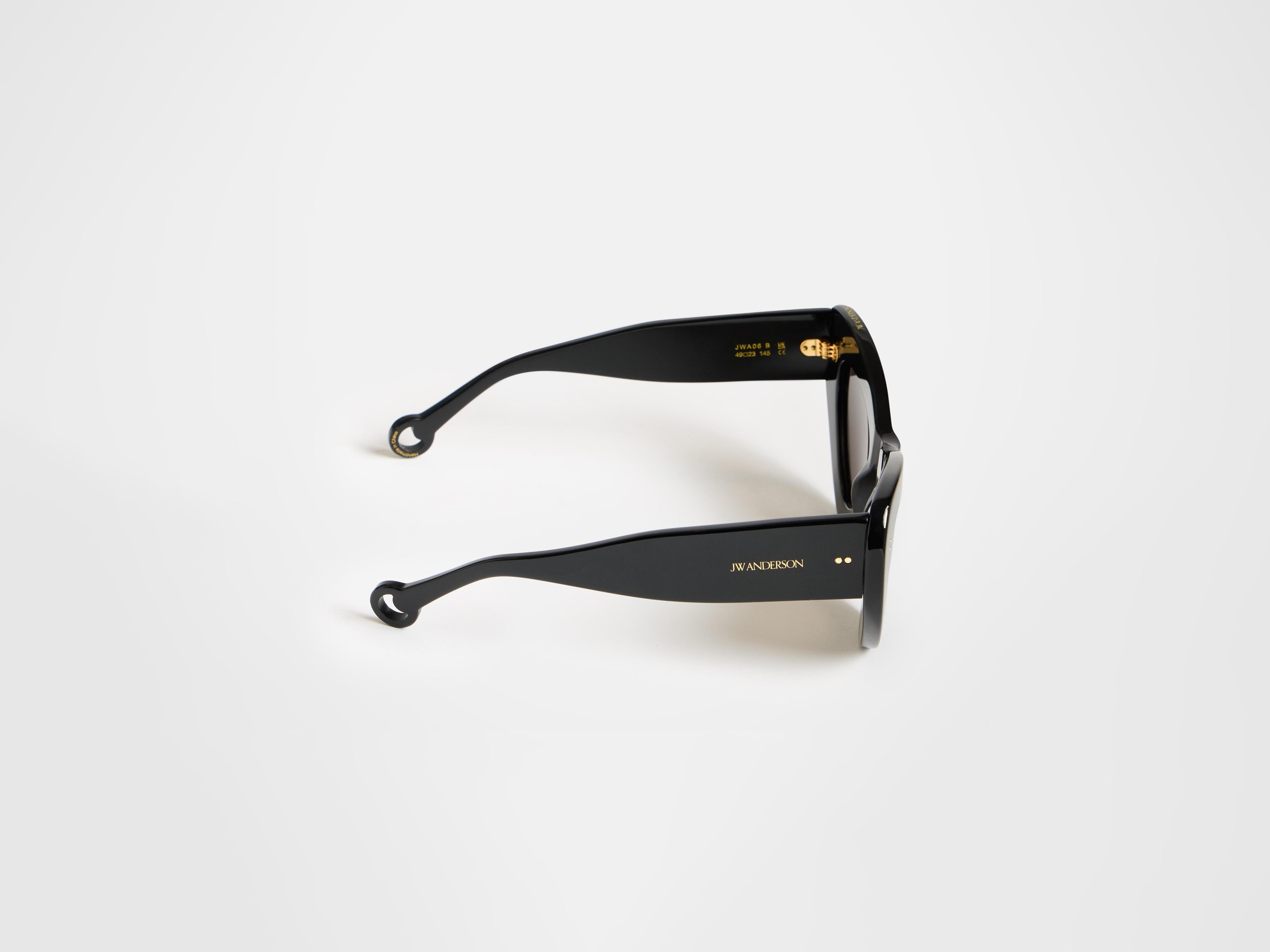 J.W.Anderson JWA06 Butterfly Sonnenbrille Schwarz