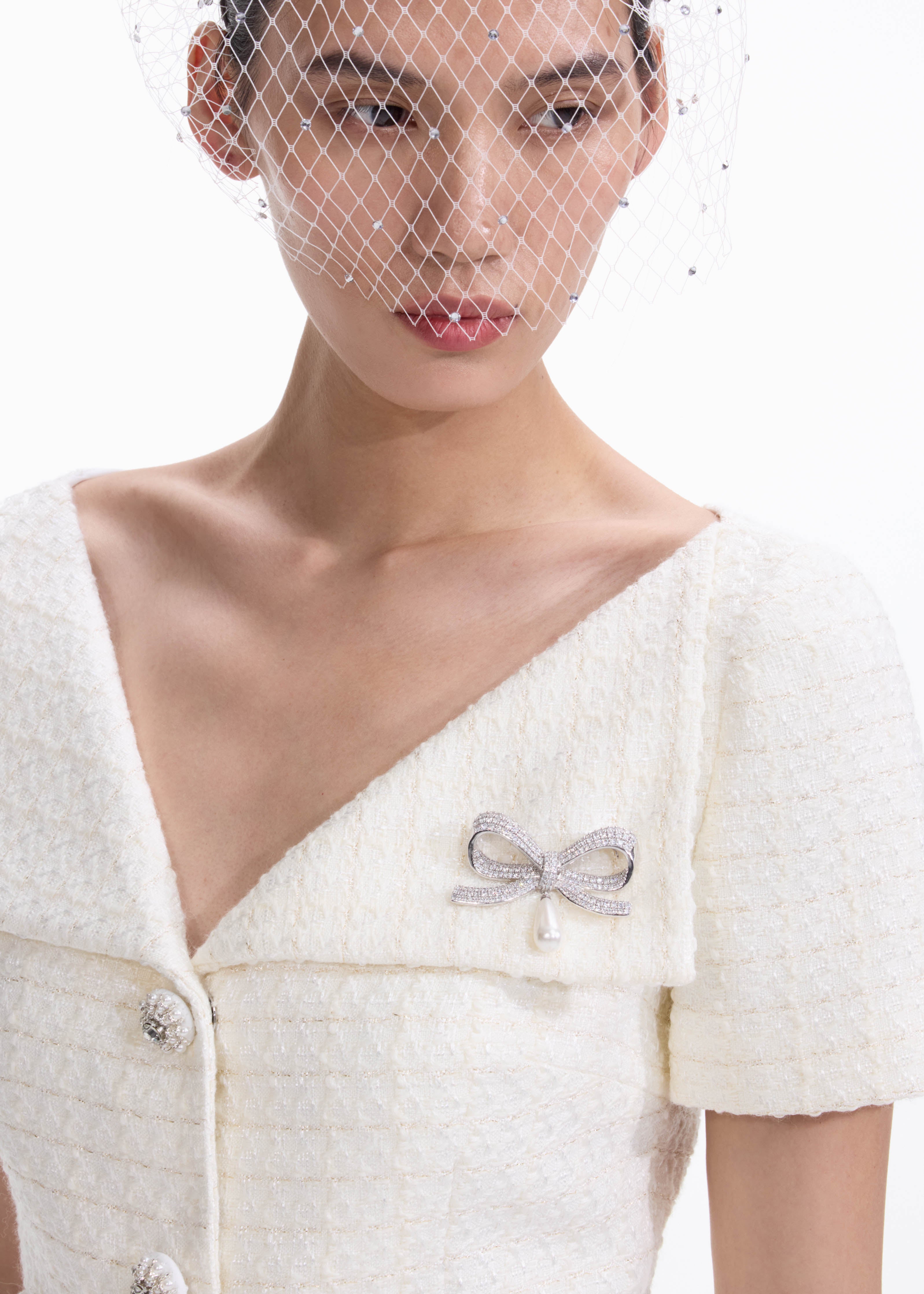 Self Portrait Jewellery Brosche Silber Kristall Perle Bow