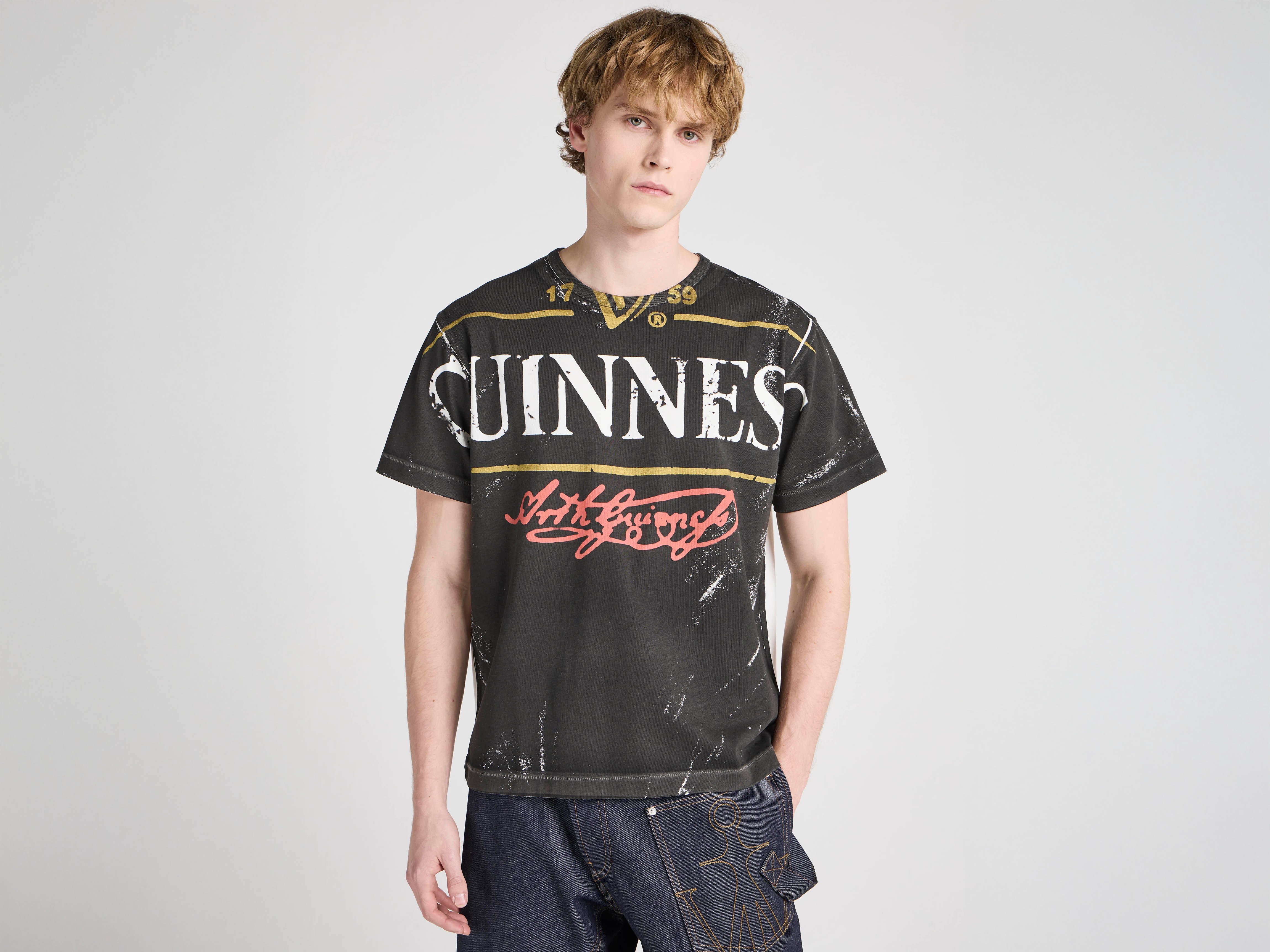 J.W.Anderson x Guinness Bottle Top T-Shirt Schwarz Unisex