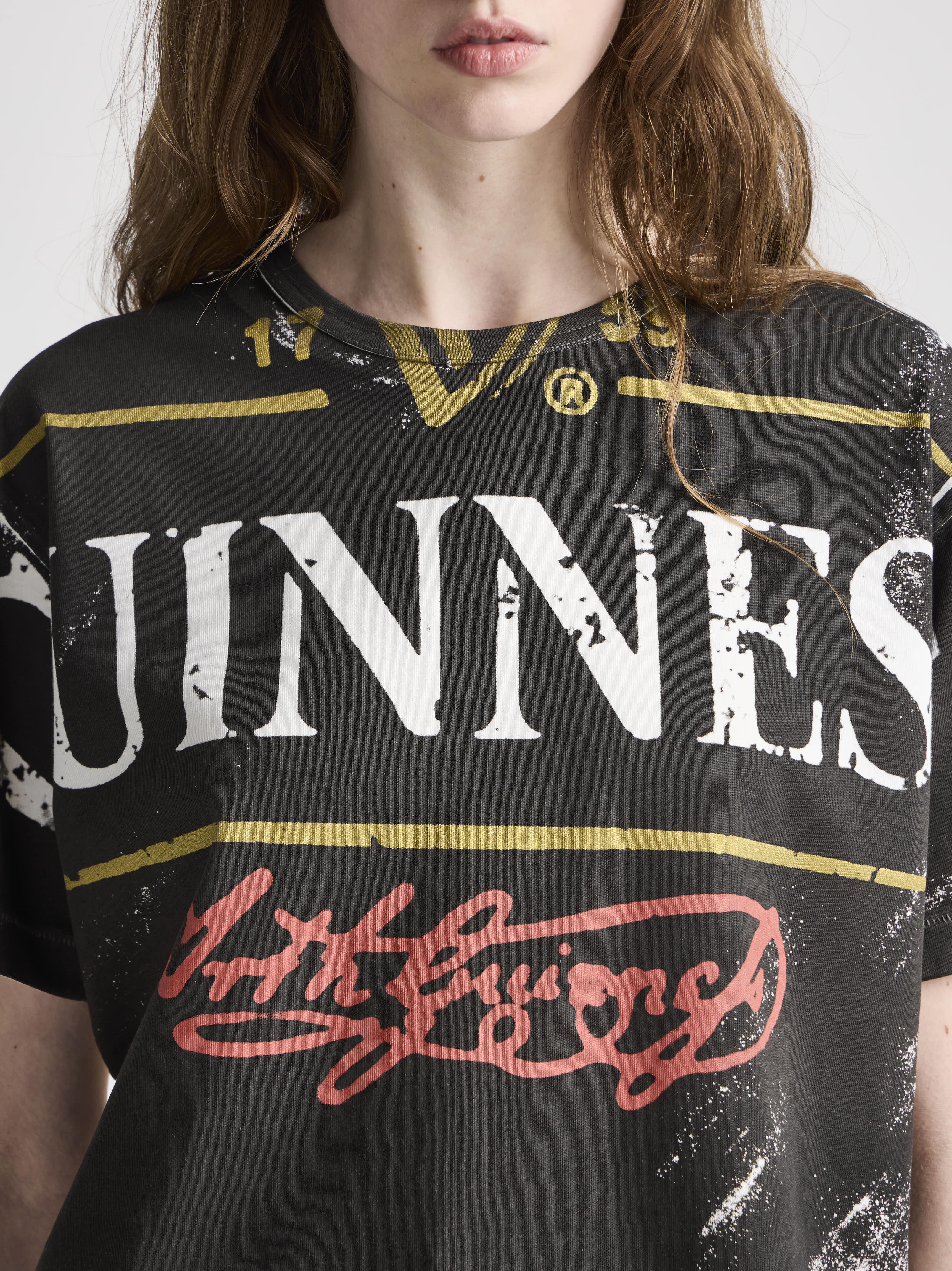 J.W.Anderson x Guinness Bottle Top T-Shirt Schwarz Unisex