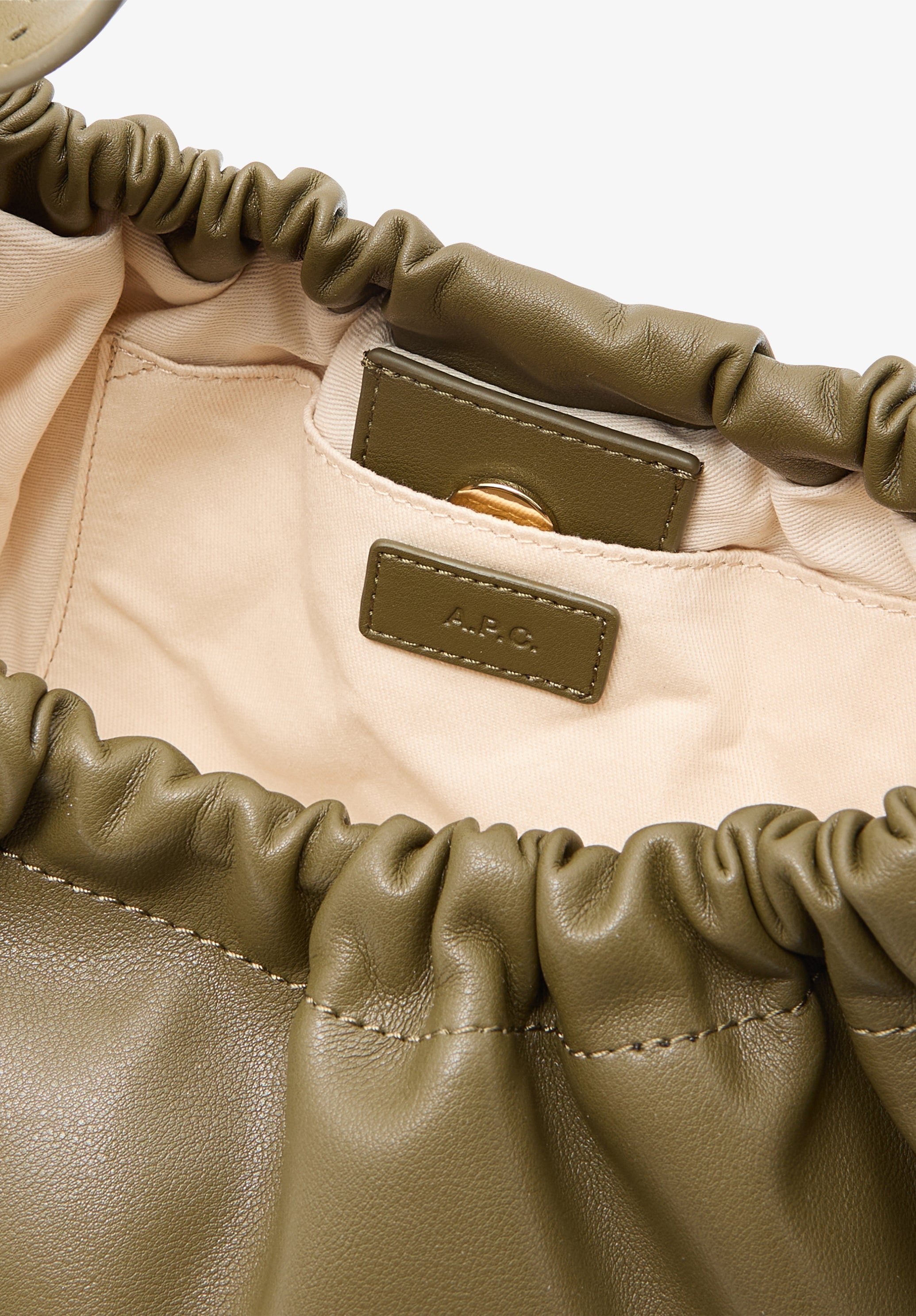 A.P.C. Ninon Hoop Schultertasche TU grün Lederoptik