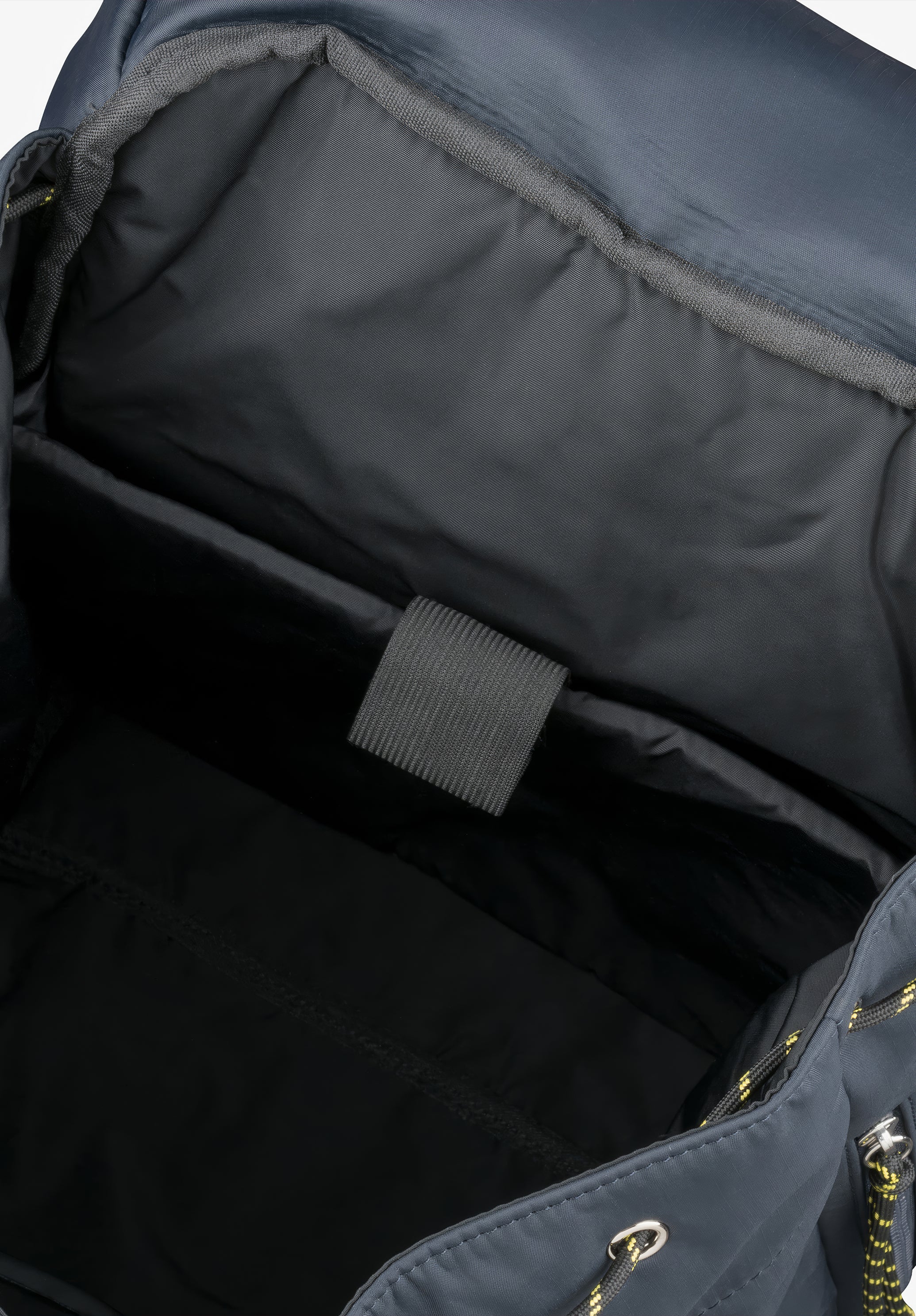 A.P.C. Treck Rucksack TU Kordelzug Schnallen