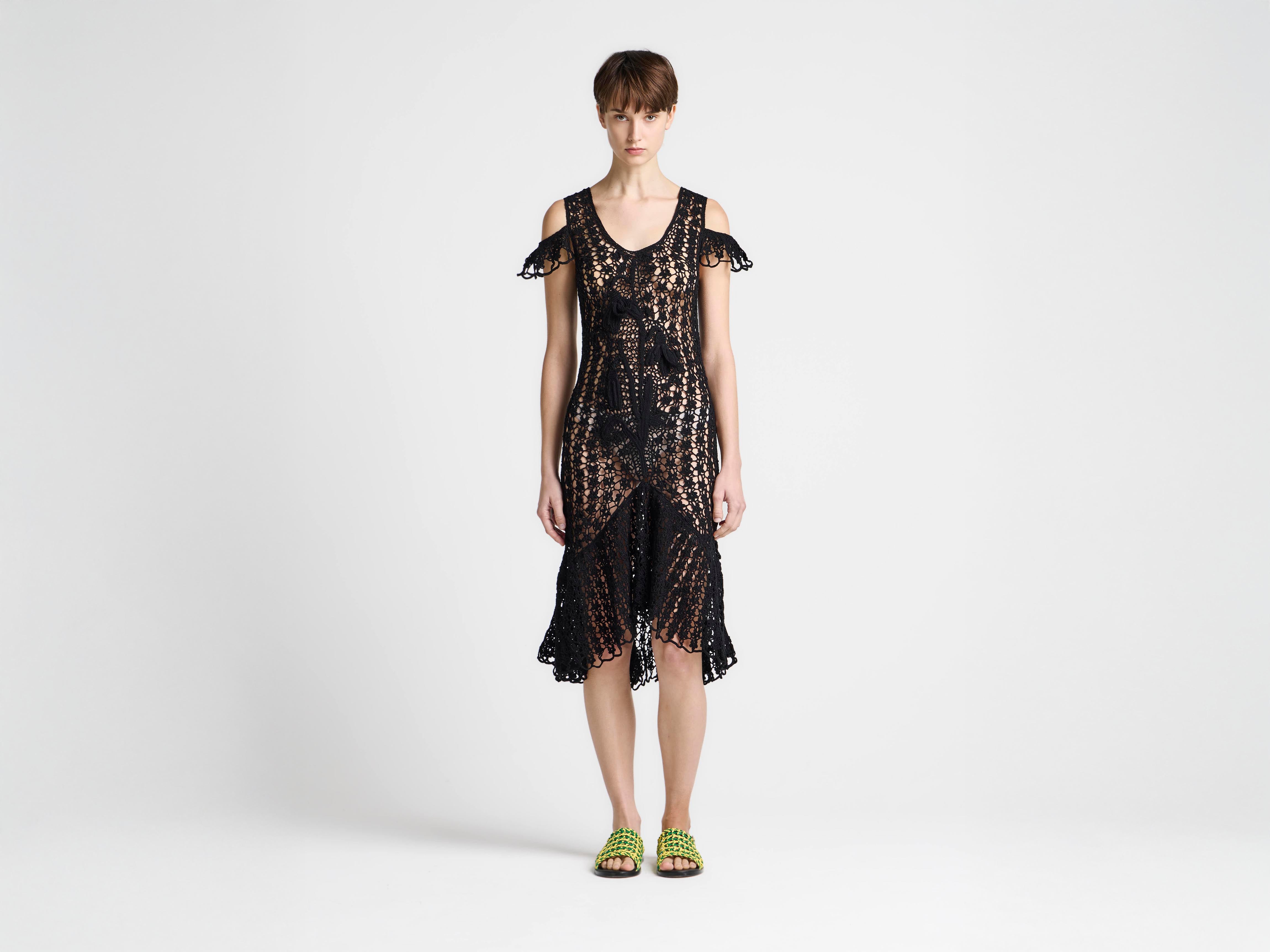 J.W.Anderson Snowdrop Häkelkleid schwarz Off-Shoulder Garn