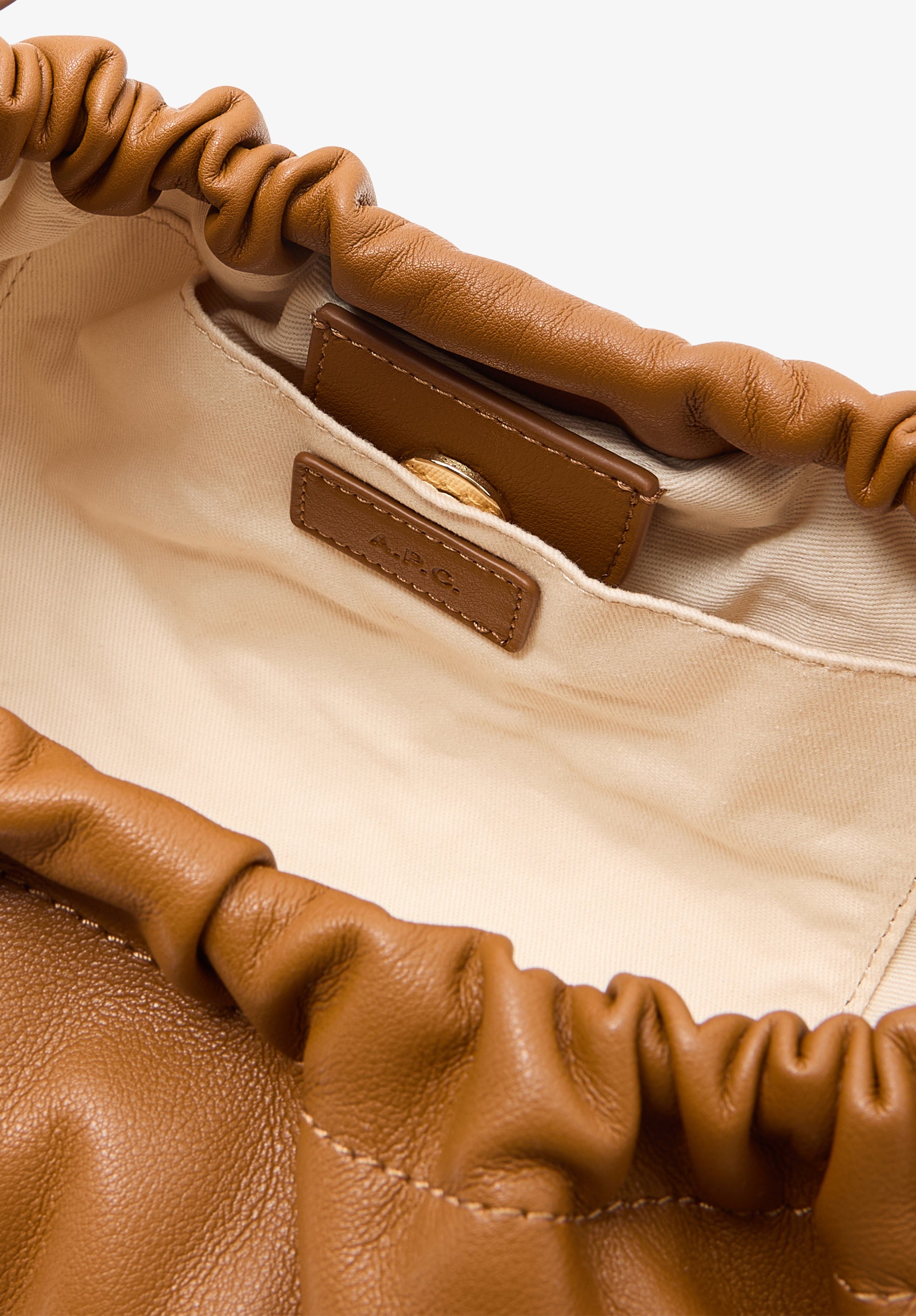 A.P.C. Ninon Hoop Tasche Lederoptik braun TU Schulter