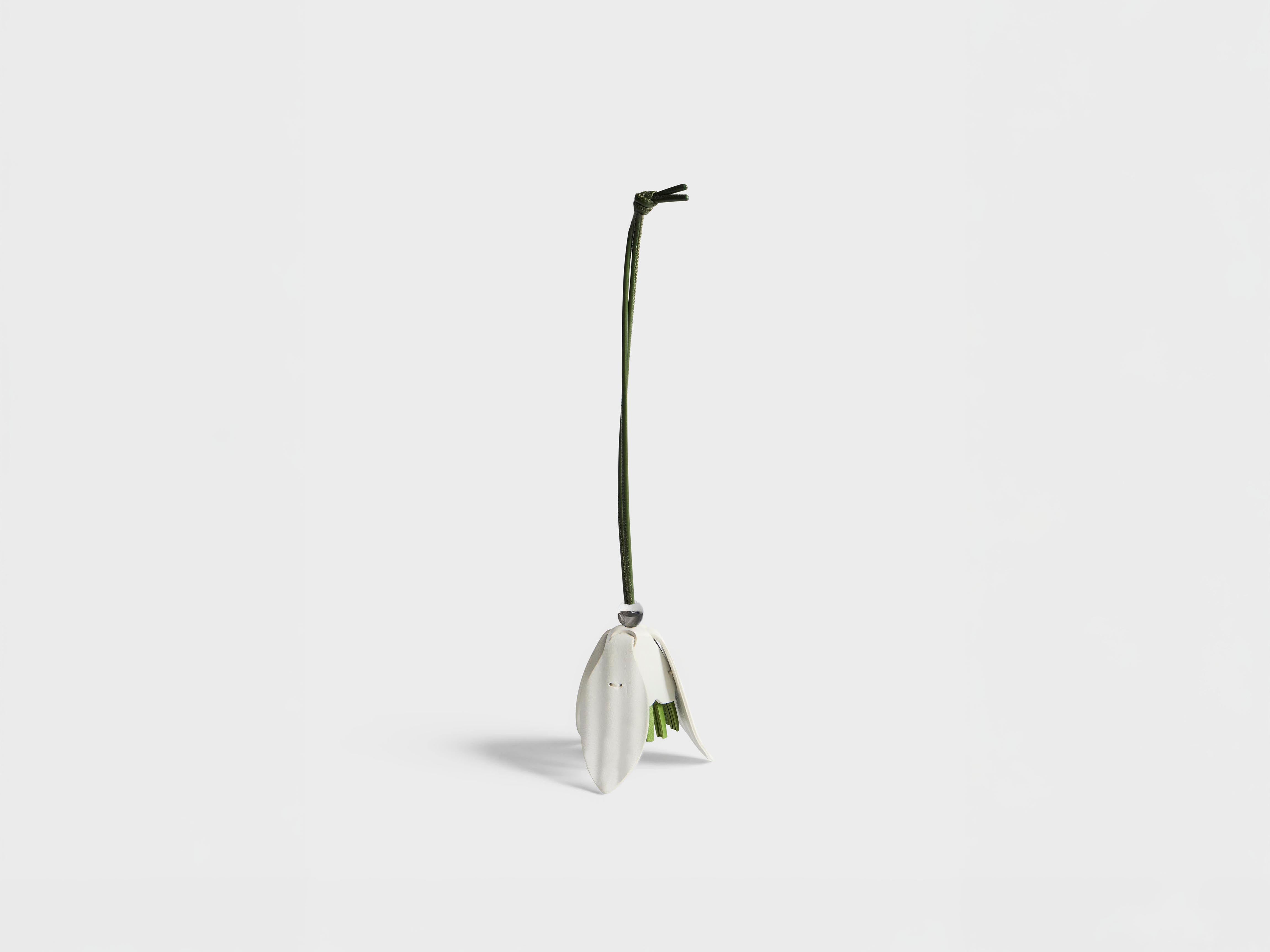 J.W.Anderson Bag Charms Leather Snowdrop Weiß Grün
