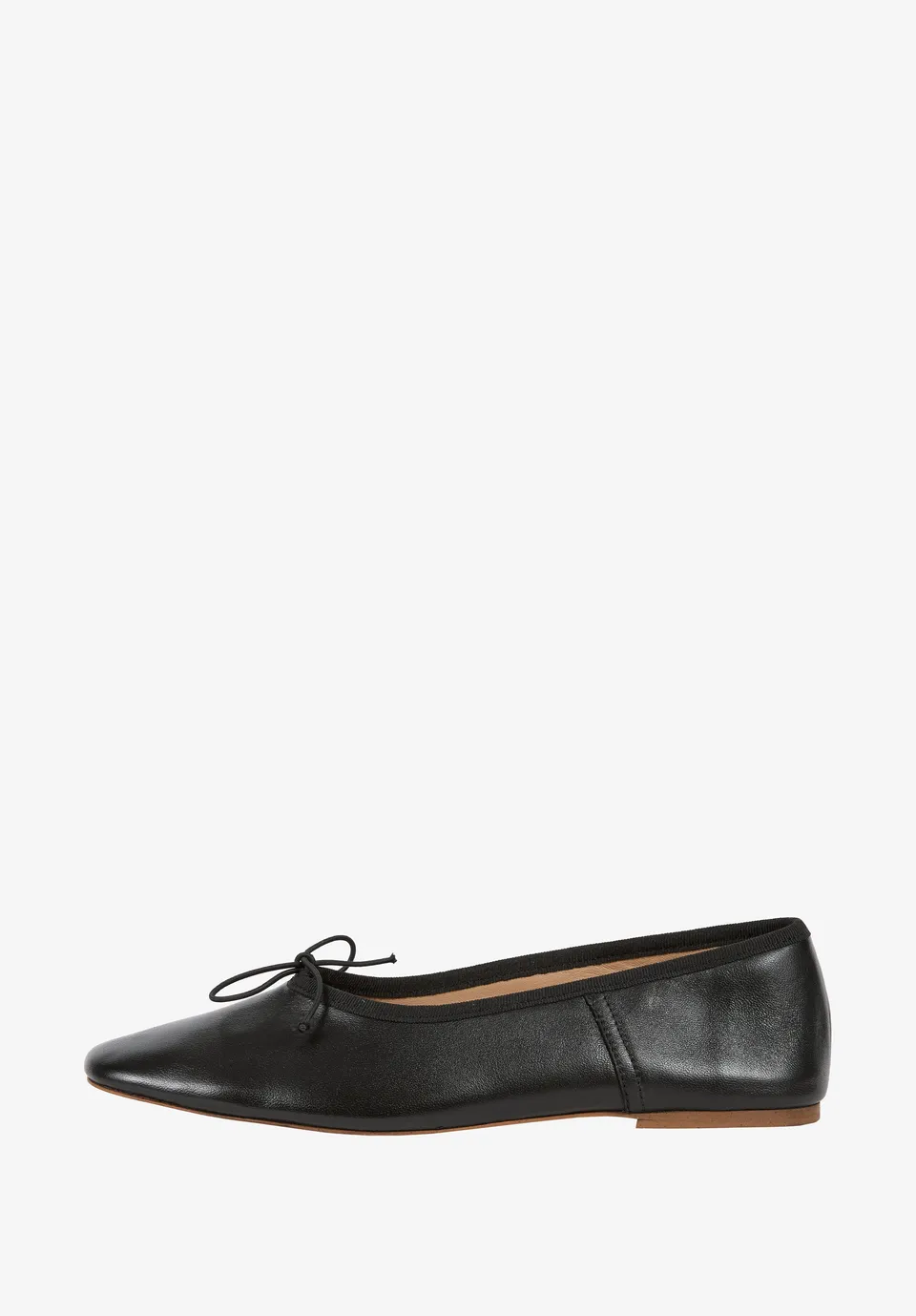 A.P.C. Ballerinas Glattleder Eckspitze Gr. 35-41